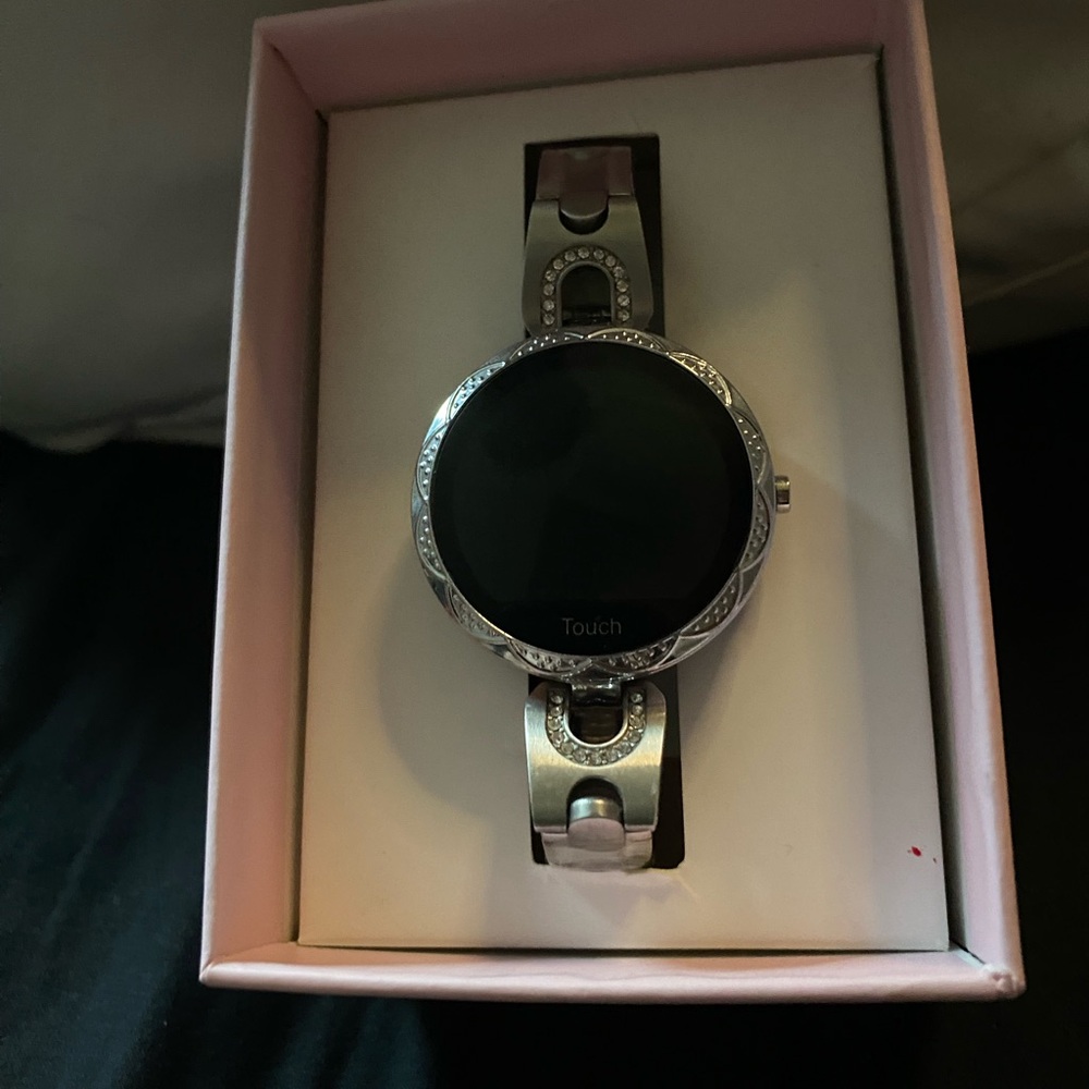 Women’s smart luxury watch. - Picture 1 of 5